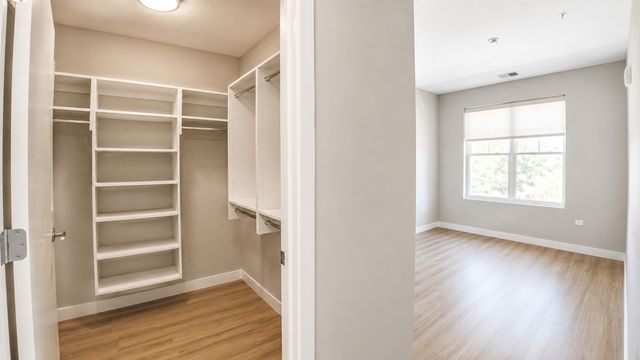 229 Park Avenue 210, Clarendon Hills, IL 60514