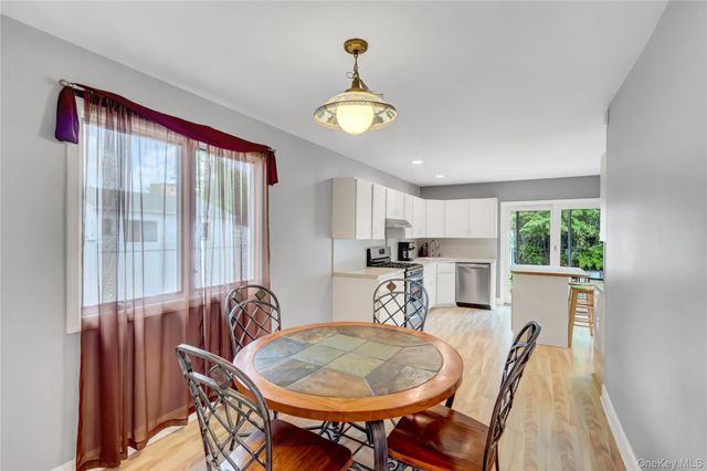 209 Center Bay Drive, West Islip, NY 11795