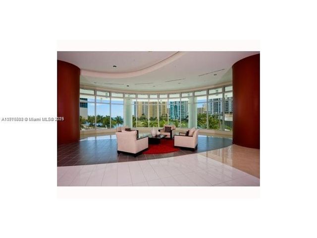 300 SOUTH BISCAYNE BLVD 3209, Miami, FL 33131