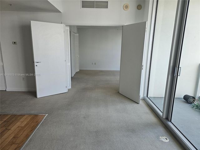 300 SOUTH BISCAYNE BLVD 3209, Miami, FL 33131