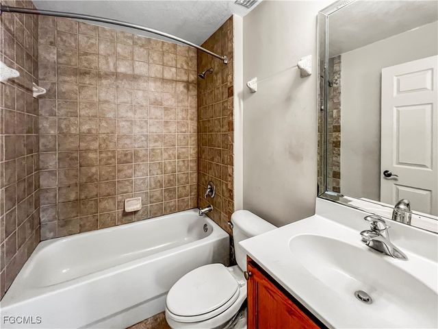 13437 1st ST, Fort Myers, FL 33905