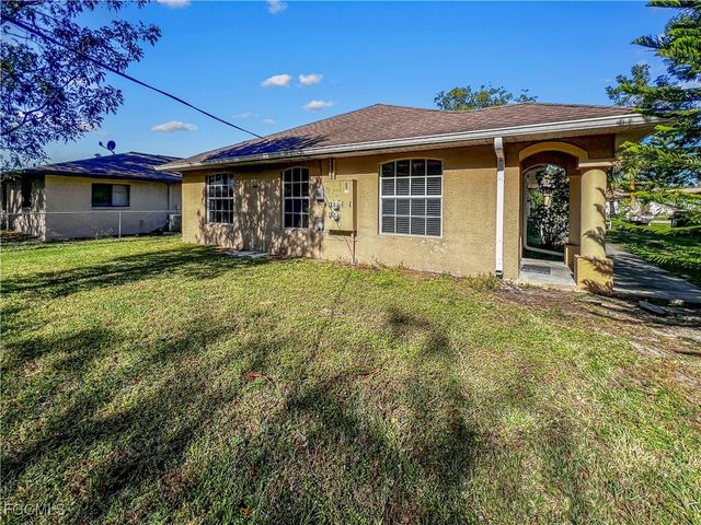 13437 1st ST, Fort Myers, FL 33905