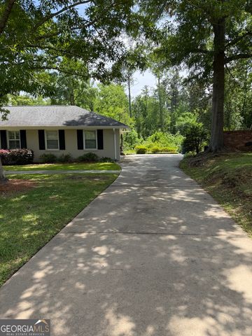 2950 Thornwood Drive, Macon, GA 31204