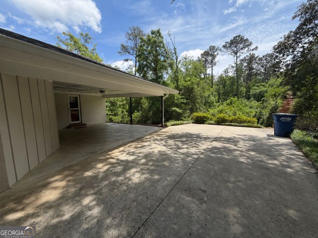 2950 Thornwood Drive, Macon, GA 31204