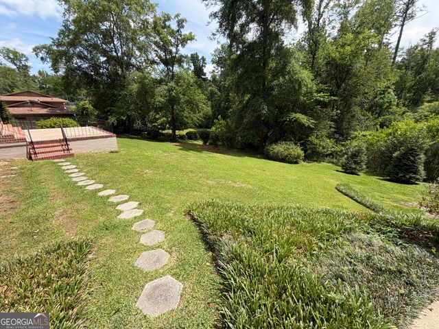 2950 Thornwood Drive, Macon, GA 31204