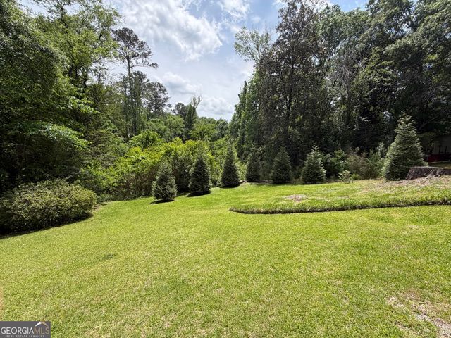 2950 Thornwood Drive, Macon, GA 31204