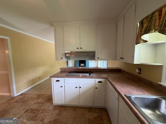 2950 Thornwood Drive, Macon, GA 31204