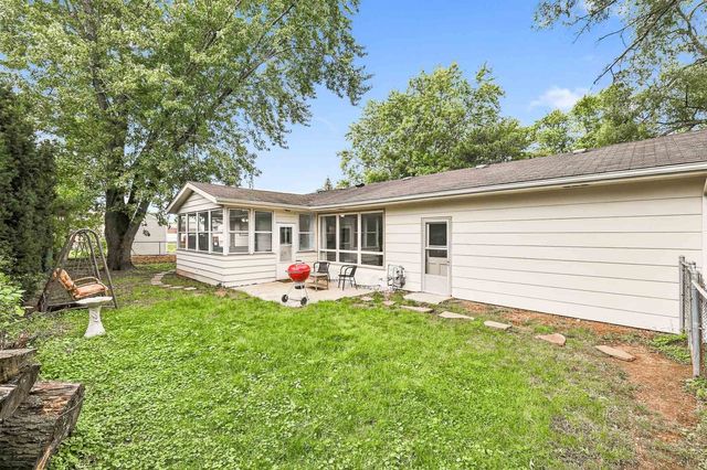 447 Keith Avenue, Crystal Lake, IL 60014