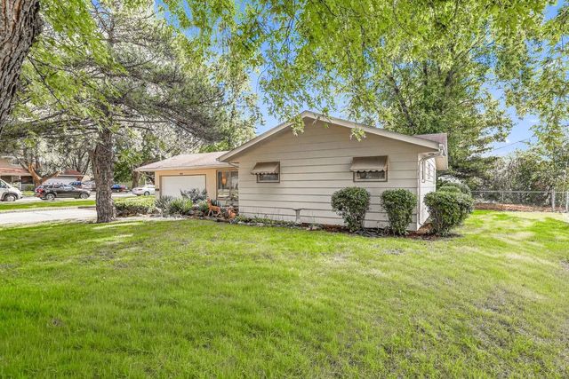 447 Keith Avenue, Crystal Lake, IL 60014