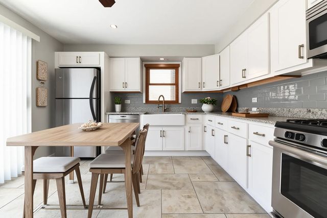 8629 W Summerdale Avenue 2, Chicago, IL 60656