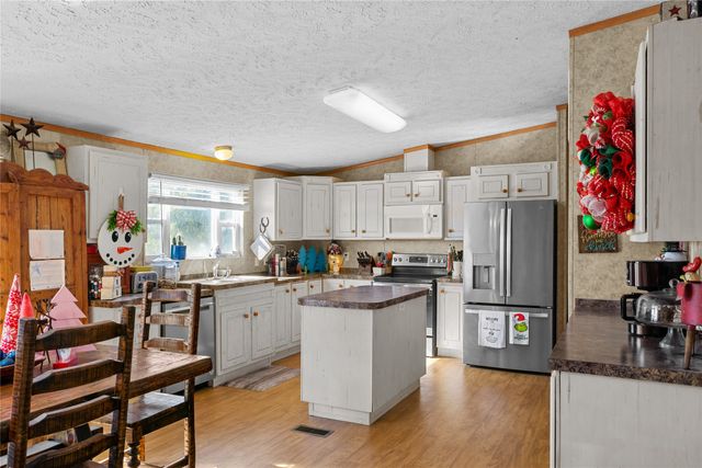 7041 NW County Road 2070, Barry, TX 75102