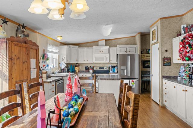 7041 NW County Road 2070, Barry, TX 75102