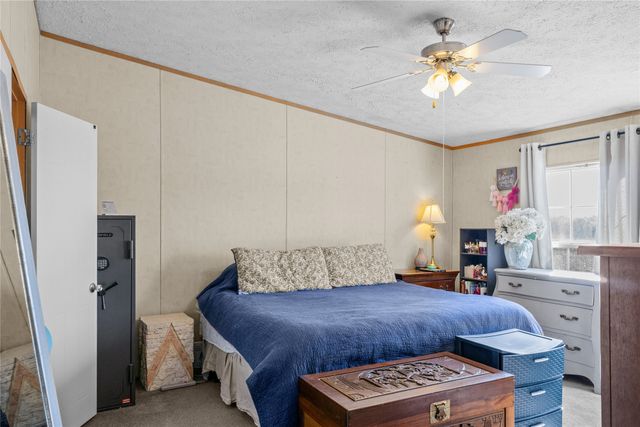 7041 NW County Road 2070, Barry, TX 75102