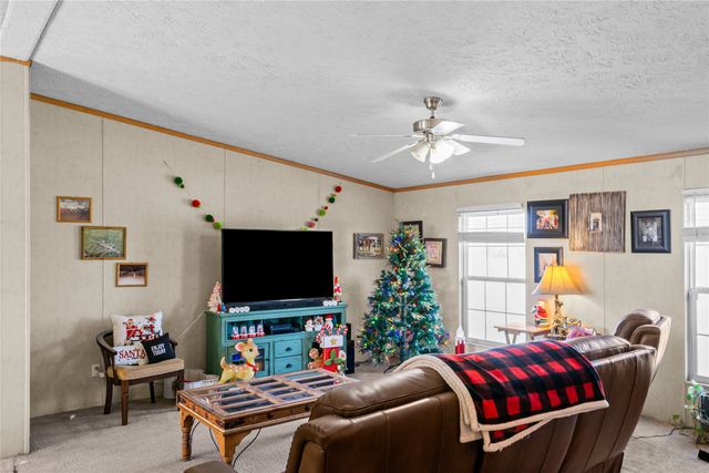 7041 NW County Road 2070, Barry, TX 75102