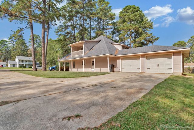 8205 Clint Drive, Shreveport, LA 71108
