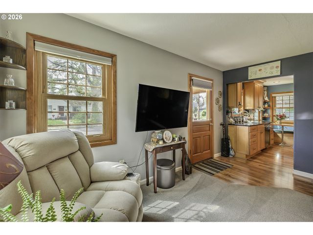 12075 Sw 9TH St, Beaverton, OR 97005