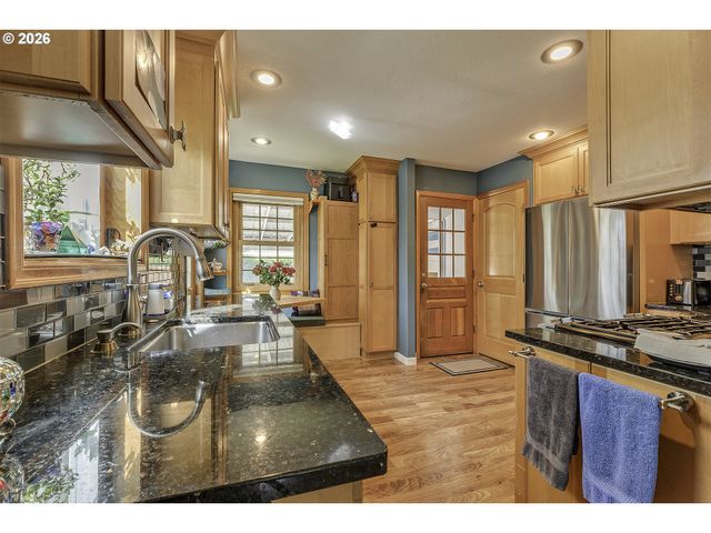 12075 Sw 9TH St, Beaverton, OR 97005