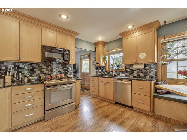 12075 Sw 9TH St, Beaverton, OR 97005