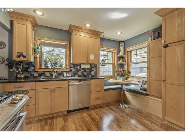 12075 Sw 9TH St, Beaverton, OR 97005