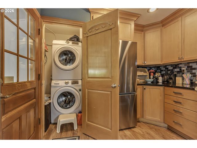 12075 Sw 9TH St, Beaverton, OR 97005