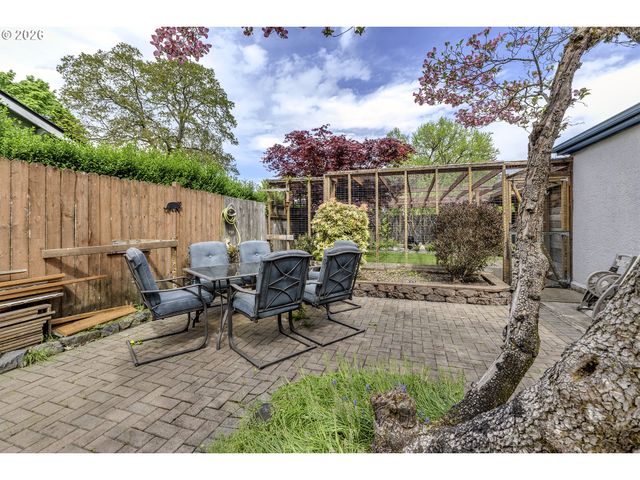 12075 Sw 9TH St, Beaverton, OR 97005