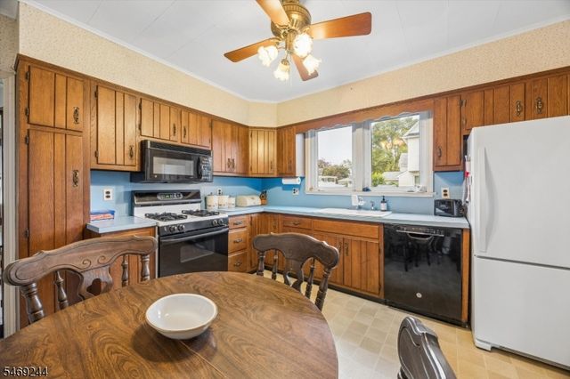 291 Parish Dr, Wayne Twp., NJ 07470