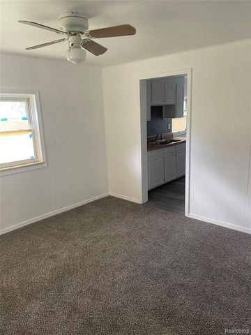 1093 Meadowlawn Drive, Pontiac, MI 48340