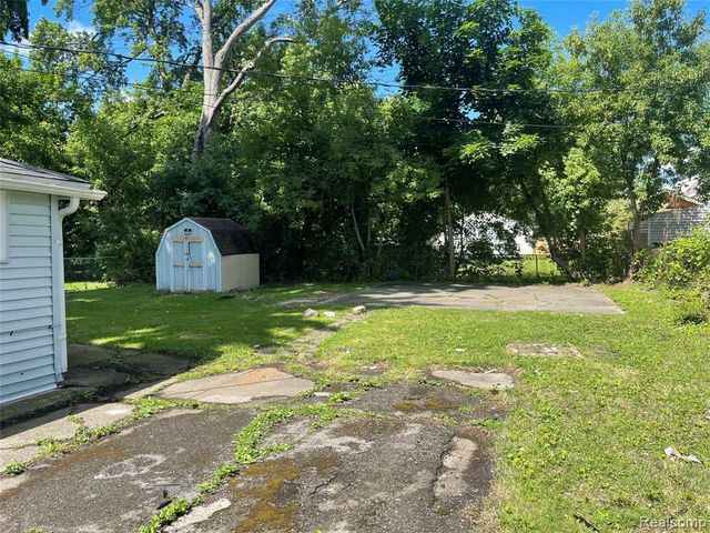 1093 Meadowlawn Drive, Pontiac, MI 48340