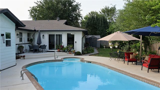 404 NW H Street, Bentonville, AR 72712
