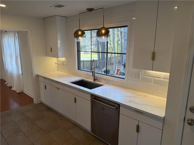 2207 Heritage Trace Drive, Marietta, GA 30062