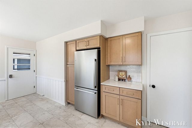 2926 Chamberlain Avenue, Grand Rapids, MI 49508