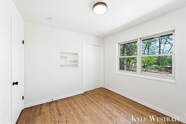 2926 Chamberlain Avenue, Grand Rapids, MI 49508
