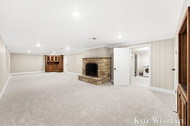 2926 Chamberlain Avenue, Grand Rapids, MI 49508