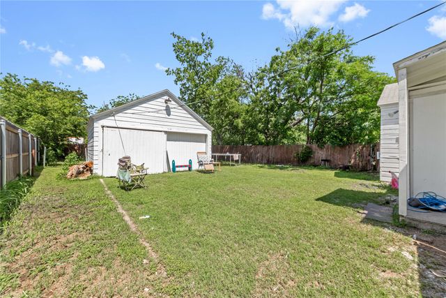 2612 1st Street, Brownwood, TX 76801