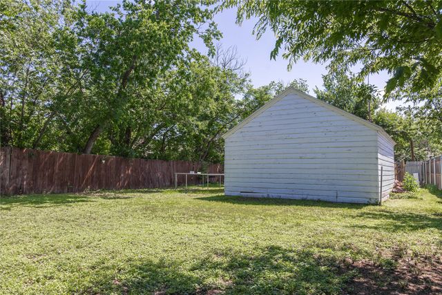 2612 1st Street, Brownwood, TX 76801