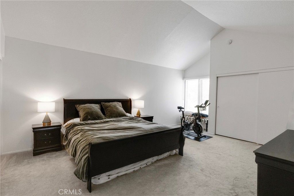 Image 17 of property listing at 10628 Alabama Avenue, Chatsworth, CA 91311