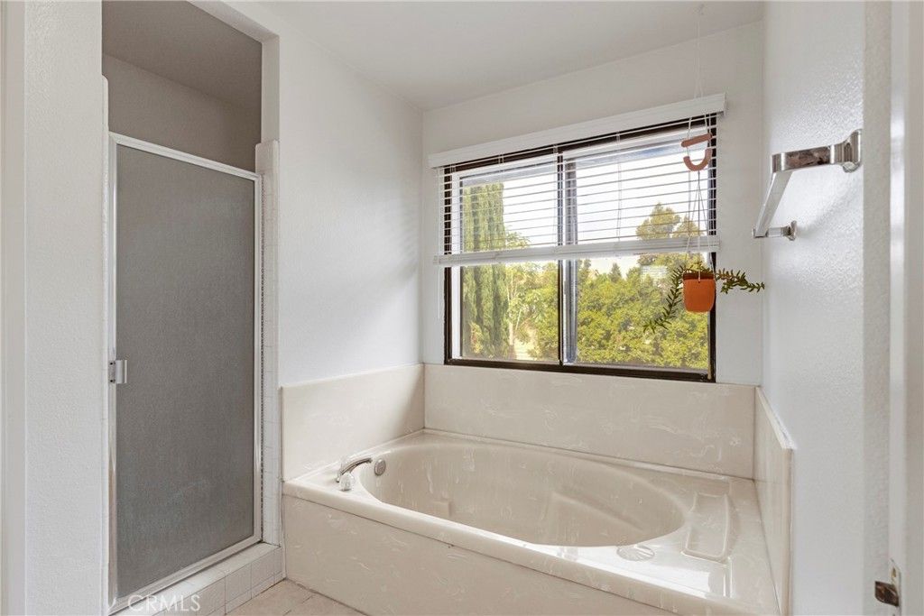 Image 20 of property listing at 10628 Alabama Avenue, Chatsworth, CA 91311