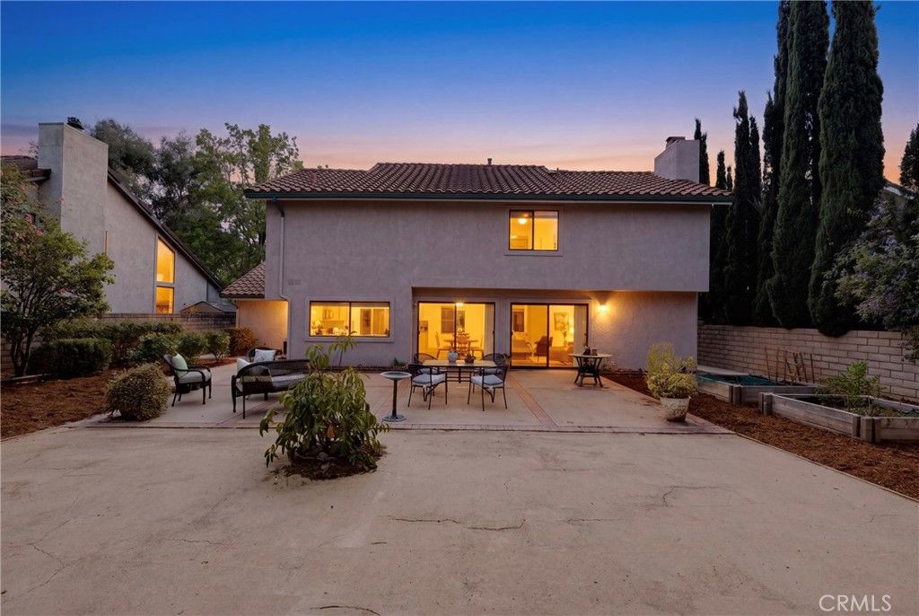 Image 25 of property listing at 10628 Alabama Avenue, Chatsworth, CA 91311
