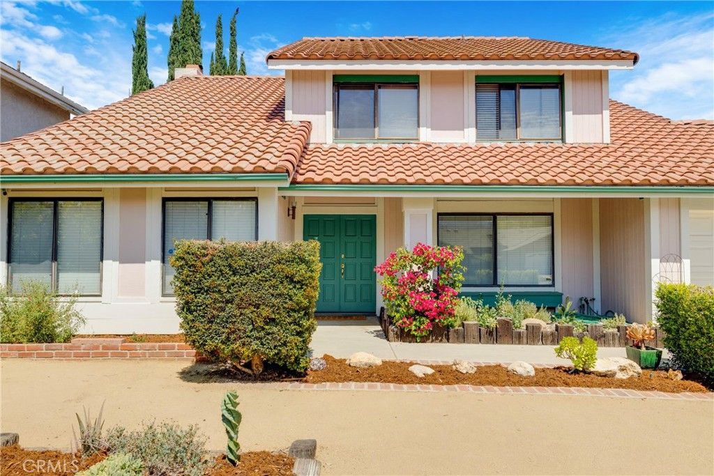 Image 3 of property listing at 10628 Alabama Avenue, Chatsworth, CA 91311