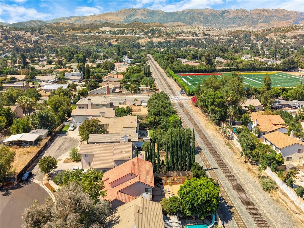 Image 32 of property listing at 10628 Alabama Avenue, Chatsworth, CA 91311