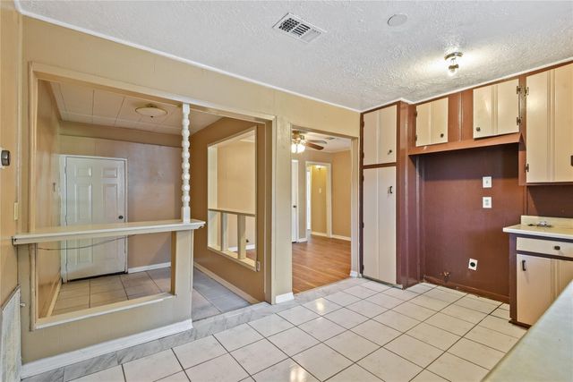 2817 Lancaster Lane, Pasadena, TX 77506