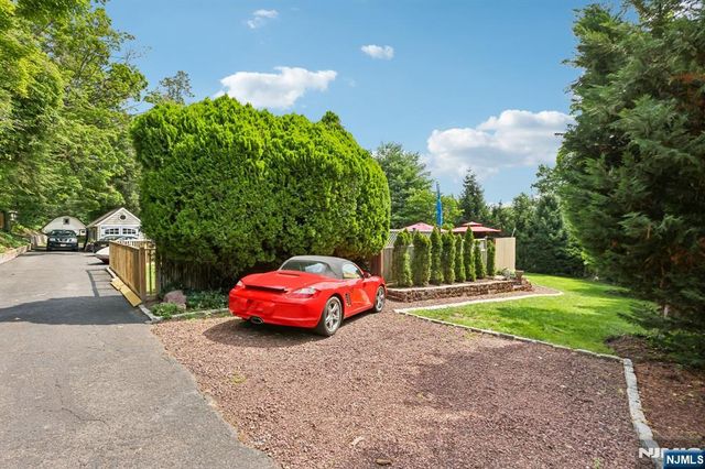 757 Kinderkamack Road, Oradell, NJ 07649