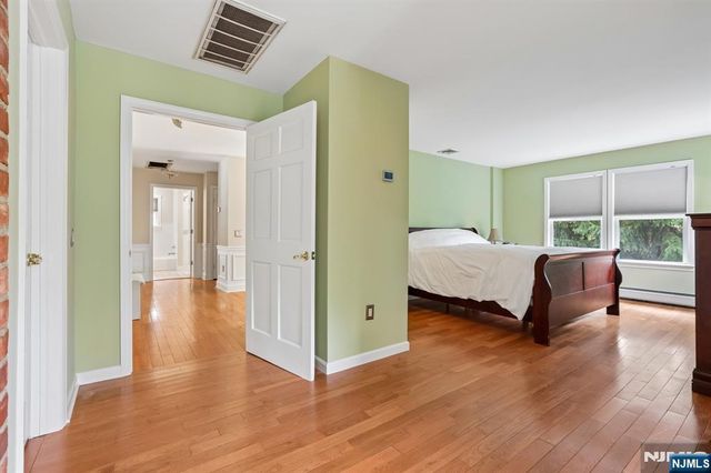 757 Kinderkamack Road, Oradell, NJ 07649