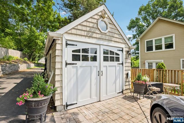 757 Kinderkamack Road, Oradell, NJ 07649