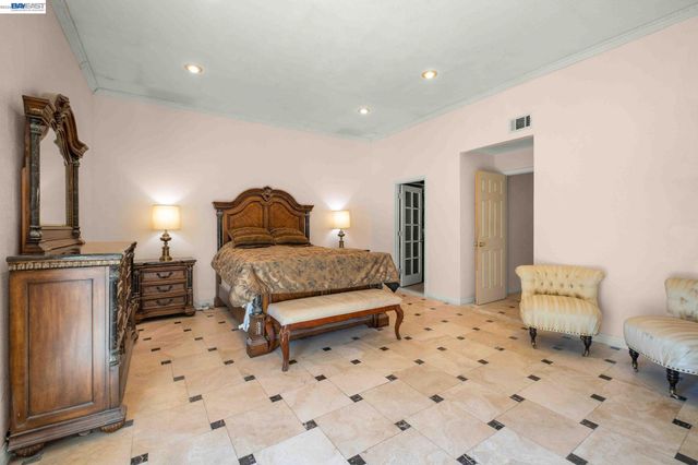 8591 Beverly Ln, Dublin, CA 94568
