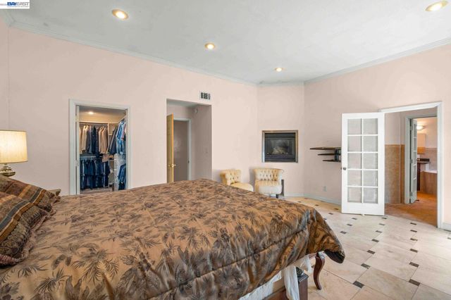 8591 Beverly Ln, Dublin, CA 94568