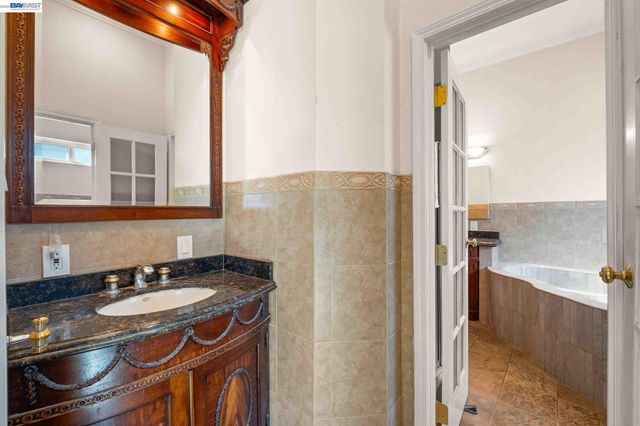 8591 Beverly Ln, Dublin, CA 94568