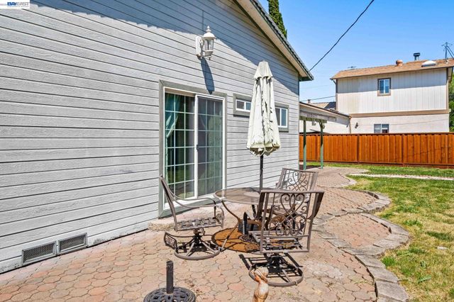 8591 Beverly Ln, Dublin, CA 94568