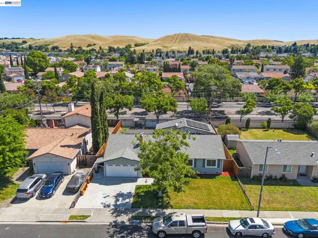 8591 Beverly Ln, Dublin, CA 94568