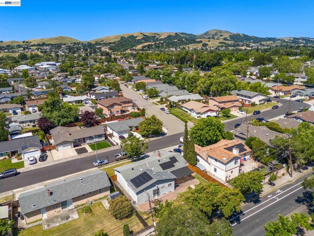 8591 Beverly Ln, Dublin, CA 94568